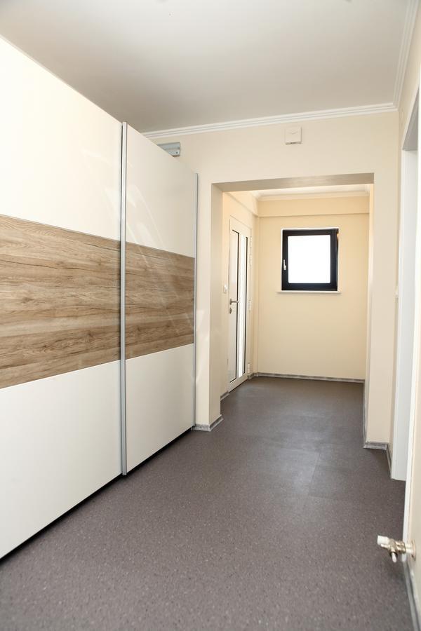 Spacious Izola Apartment Sl Exterior foto